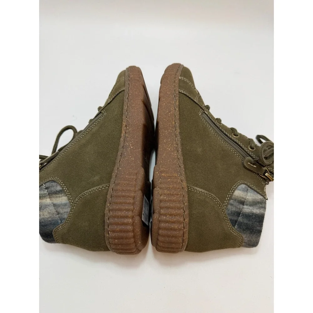 Clarks Caroline Park Olive Suede Lace Up Side Zip Ankle Boots Womens 6.5W Wide